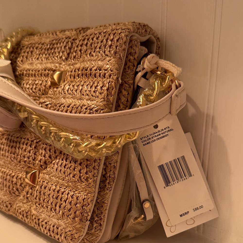 NWT Jessica Simpson Stylish Tan Woven Handbag with Gold Accents - Picture 3 of 8